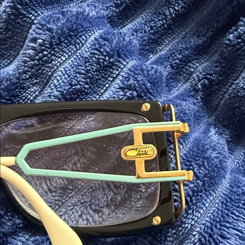 Alexander McQueen Black and Multicolor Glasses Set - Picture 3 of 3